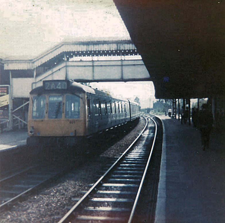 Wycombe-bound DMU at Bourne End