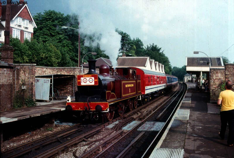 Metropolitan No. 1 Passes Chorleywood (Mike Walker)